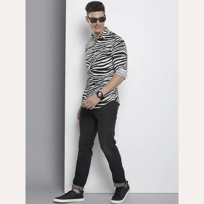 Men Regular Fit Checkered Spread Collar Casual Shirt